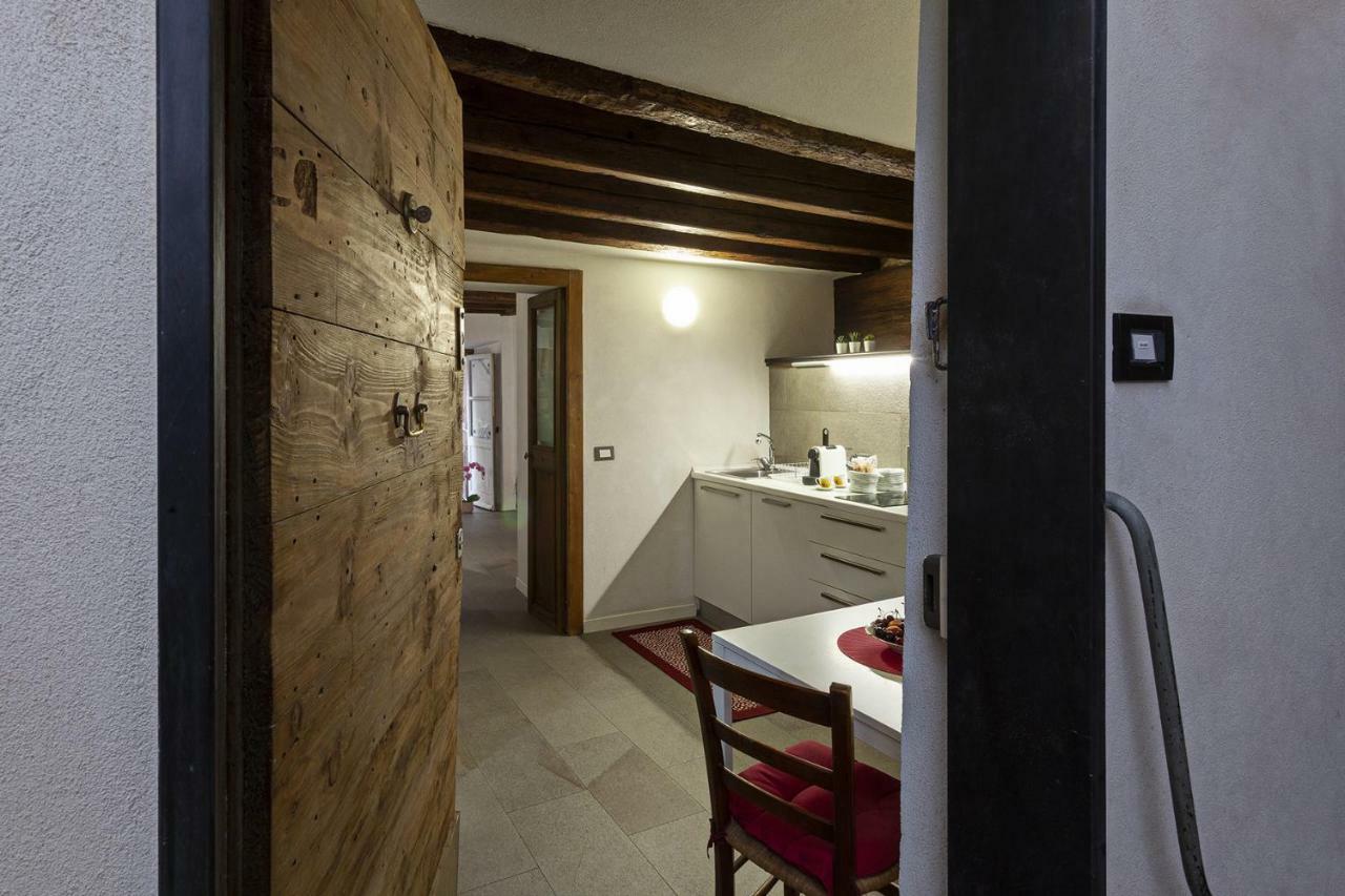 Wood And Stone Apartment In The Historical Center Genova Eksteriør billede